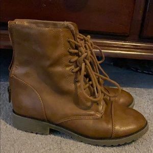 zipper ankle boots